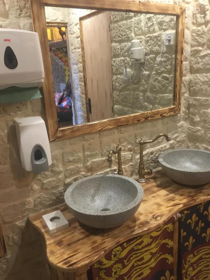Chambre D'Hote Medieval Du Vieux Bourg Chailloue Dış mekan fotoğraf